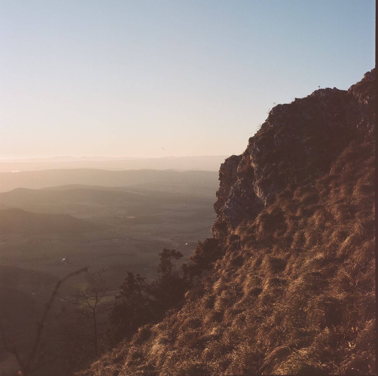 Paysage de soleil couchant depuis le flanc sud ouest du massif de Saou